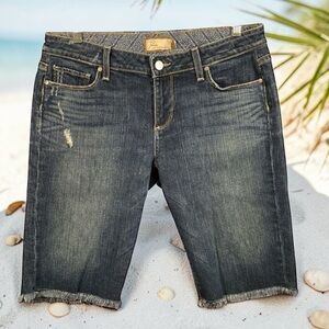 Paige denim shorts Size 32 💞
